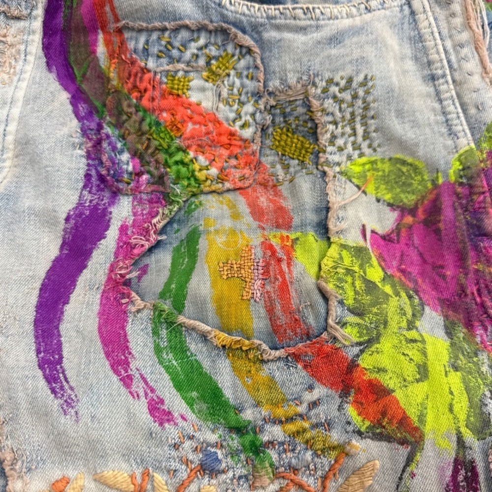 Magnolia Pearl Denim Jeans NWT Embroidered Painted Distressed Patchwork - Picture 11 of 16